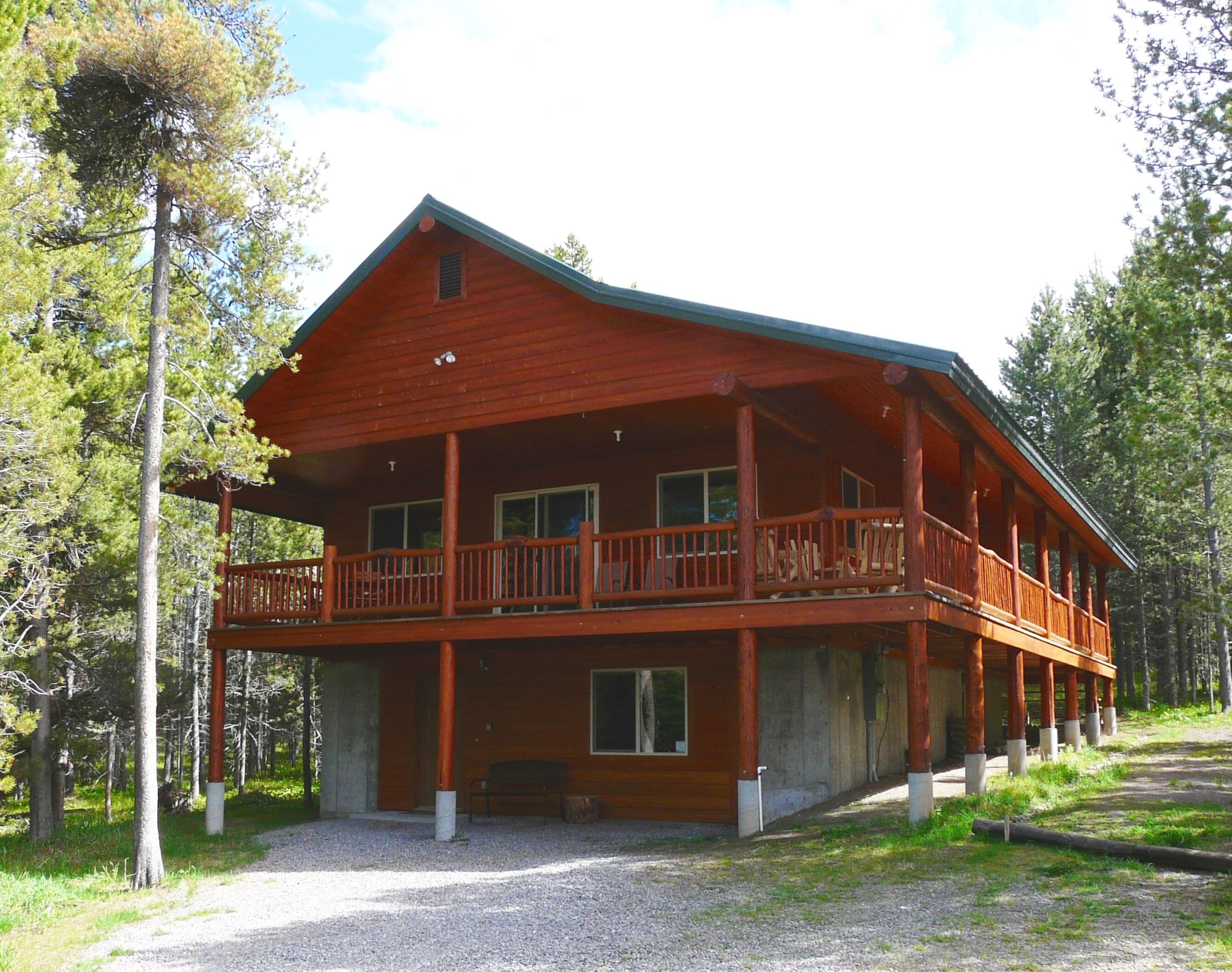 Nicely furnished cabin close to Yellowstone! ATV Riding! Snowmobiling!