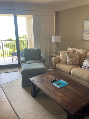 TV - "Coastal Comfort Elevated: West-Facing 4th-Floor 2-Bedroom Condo in Beachside One!" at Sandestin Golf and Beach Resort! (Miramar Beach)