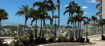 Estero Beach & Tennis, noveno piso, vista directa del golfo - increíbles puestas de sol!