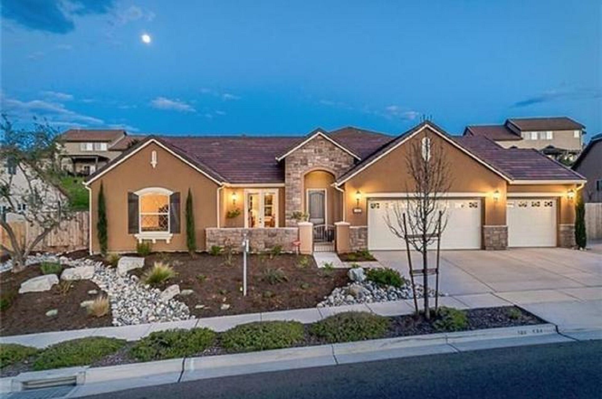 Paso Escape - Beautiful Wine Country with Charming Active Downtown STR19-0019