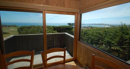 4.5 Bedrooms, 3 Baths, 2 Kitchens, 180 degree views and a 'Man Cave'