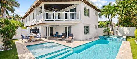 Piscine extérieure, piscine chauffée