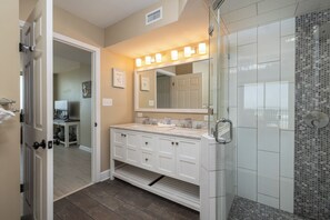 Hair dryer - Stay @ Shaken Not Stirred on Folly Beach (Folly Beach)