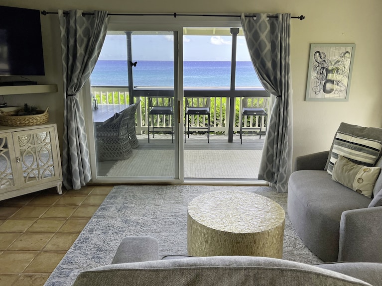Oceanfront Beach Home W/ Hot Tub, Ev Charger Steps To Poipu Beach Park! - Hawaii