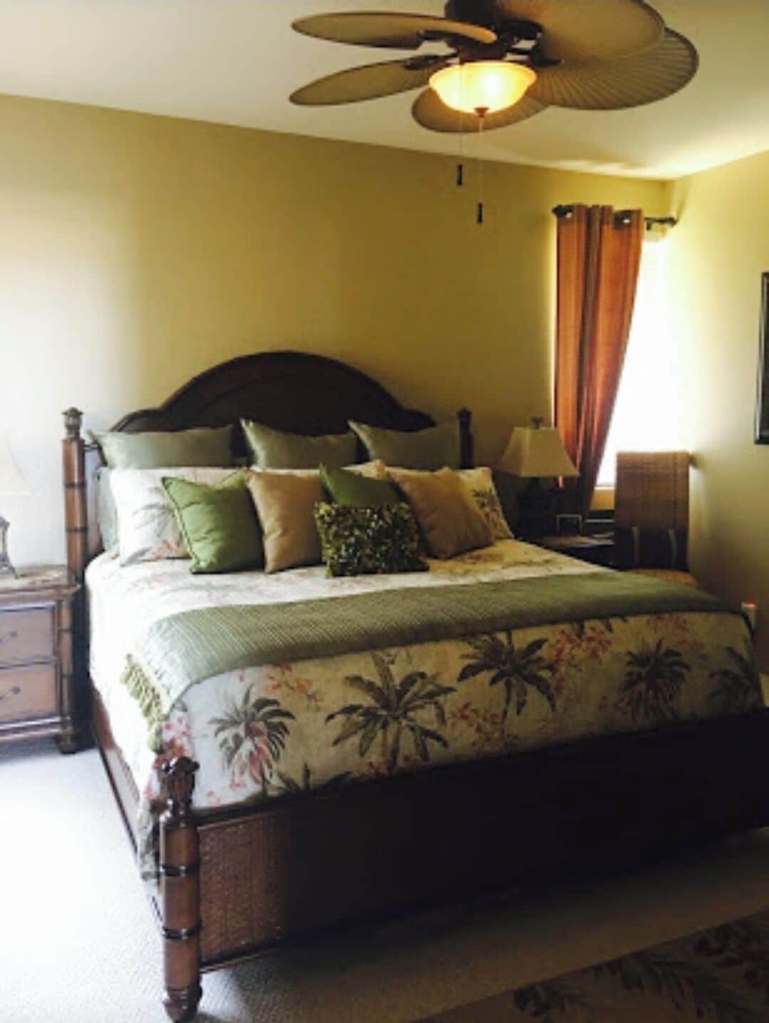 2 bedrooms, in-room safe, desk, iron/ironing board