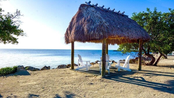 Beach - 305 Kawama Tower - 2 bedroom condo nicely furnished, comfy beds (Key Largo)