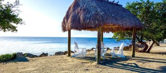 305 Kawama Tower - 2 bedroom condo nicely furnished, comfy beds