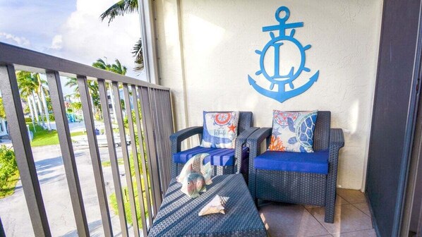 Terrace/patio - 305 Kawama Tower - 2 bedroom condo nicely furnished, comfy beds (Key Largo)