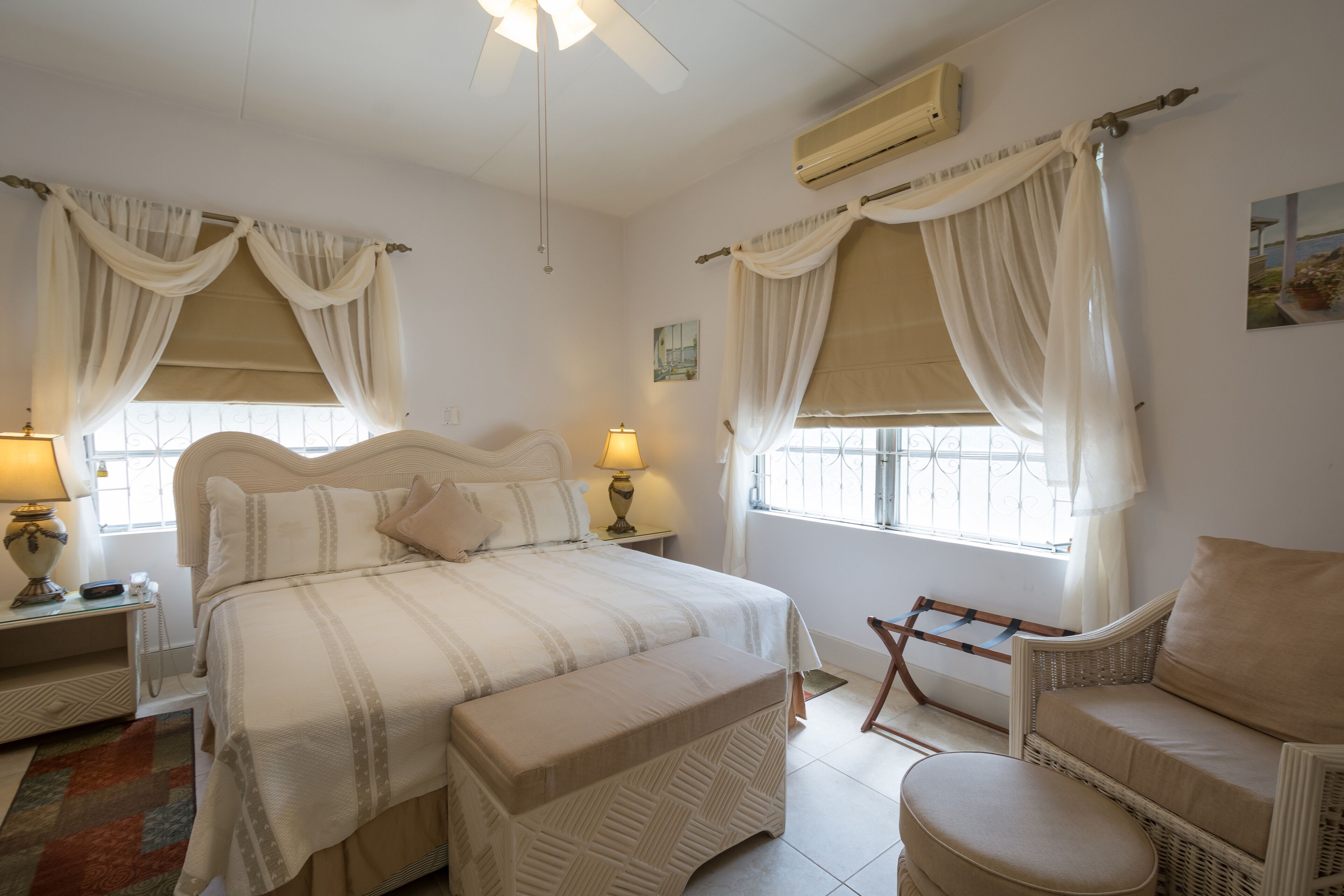 4 bedrooms, in-room safe, iron/ironing board, WiFi