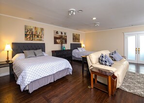 2 habitaciones, tabla de planchar con plancha, wifi y ropa de cama