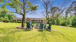 Unclassified image, 5 of 56, button - Secluded 7-acre estate, sleeps 16 (Conyers)