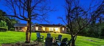 Superbe domaine 4BDR, peut accueillir jusqu'à 15 personnes sur 7 acres