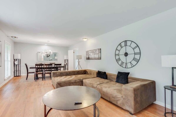 TV, fireplace, offices