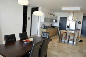 Dining - Beautiful Luxury Condo Steps From The Beach And Town (Playa Del Carmen)