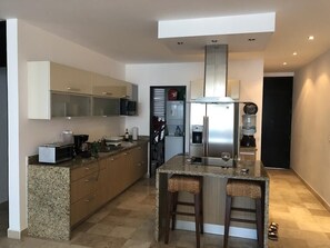 Fridge, microwave, oven, stovetop - Beautiful Luxury Condo Steps From The Beach And Town (Playa Del Carmen)