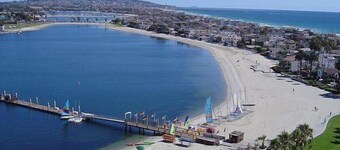 Charming Coastal Cottage with AC, Patio, Parking in Heart of Pacific Beach