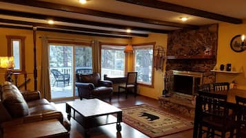 Smart TV, fireplace, table tennis