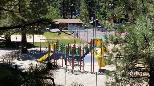 Vieraile Eagle's Haven: Lake View - Walk to Park & Lake - perhe- ja koiraystävällinen