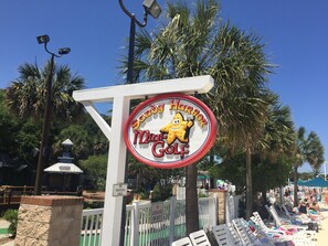 Exterior - Beautiful Ocean Lakes Beach Home......100 Yards to the Beach. (Myrtle Beach)