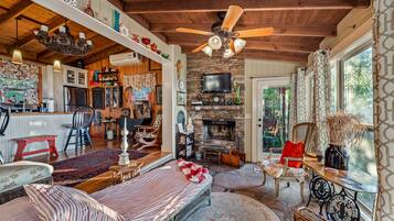 TV, fireplace, DVD player