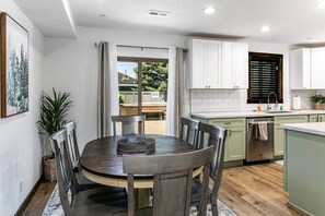 Dining - Gorgeous Remodeled Condo • Walk to Main & Lifts • Hot Tub (Park City)