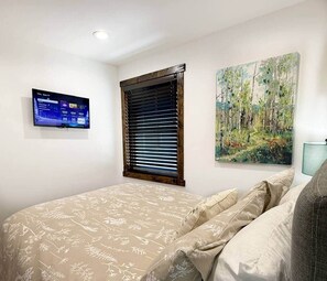 3 habitaciones, tabla de planchar con plancha, wifi y ropa de cama 