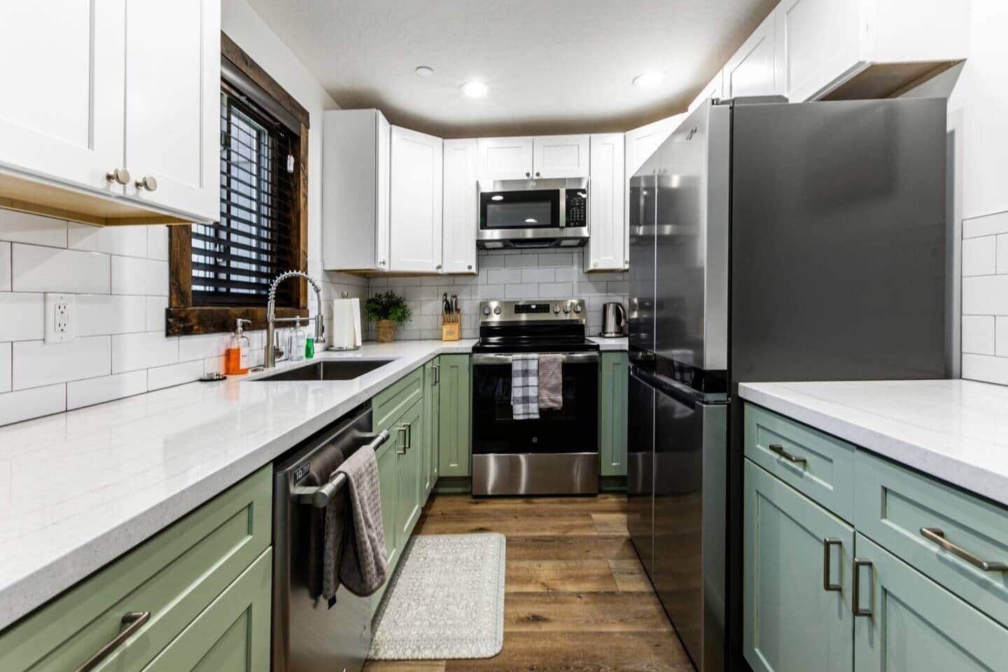 Réfrigérateur, micro-ondes, four, lave-vaisselle