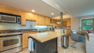 KylskÄp, mikrovÄgsugn, ugn och spishÀll