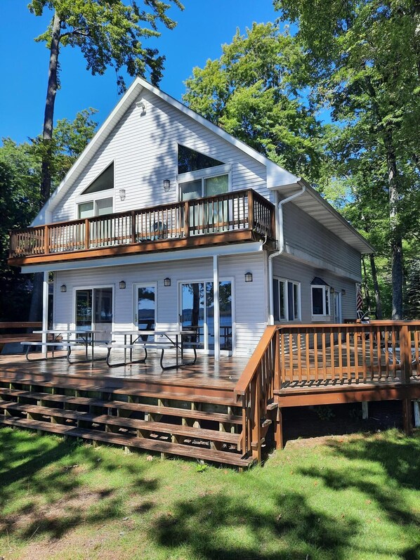 Platte Lake Honor, Mi.100 Ft Lake Front, 5 bedrm, 3 baths, Two Fam