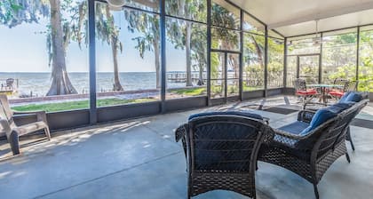 SUMMER BREEZE Lakeside Home on Chain of Lakes, Lake County Fl.