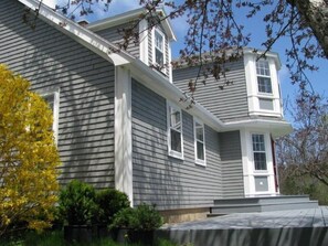 Exterior - Executive Ocean Front Estate with 2 Acres Overlooking Waters of Mahone Bay (Mahone Bay)