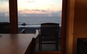 Dining - Oceanfront - Hot Tub - Newly Remodeled Cottage  (Bodega Bay)