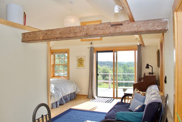 1 bedroom, desk, free WiFi, bed sheets