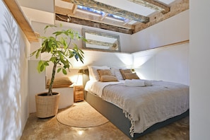 3 Schlafzimmer, Schreibtisch, Bügeleisen/Bügelbrett, Reisekinderbett