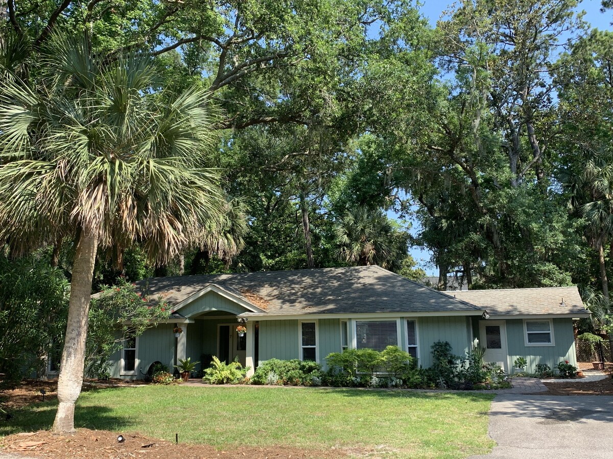 Charming Beach Home Away from Home! Just a short walk to our neighborhood beach!