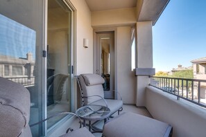 Property grounds - MOUNTAIN VIEWS FROM EVERY WINDOW, Luxury TOWN HOME IN NORTH SCOTTSDALE! (Scottsdale)