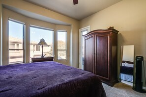 2 bedrooms, iron/ironing board, free WiFi, bed sheets - MOUNTAIN VIEWS FROM EVERY WINDOW, Luxury TOWN HOME IN NORTH SCOTTSDALE! (Scottsdale)