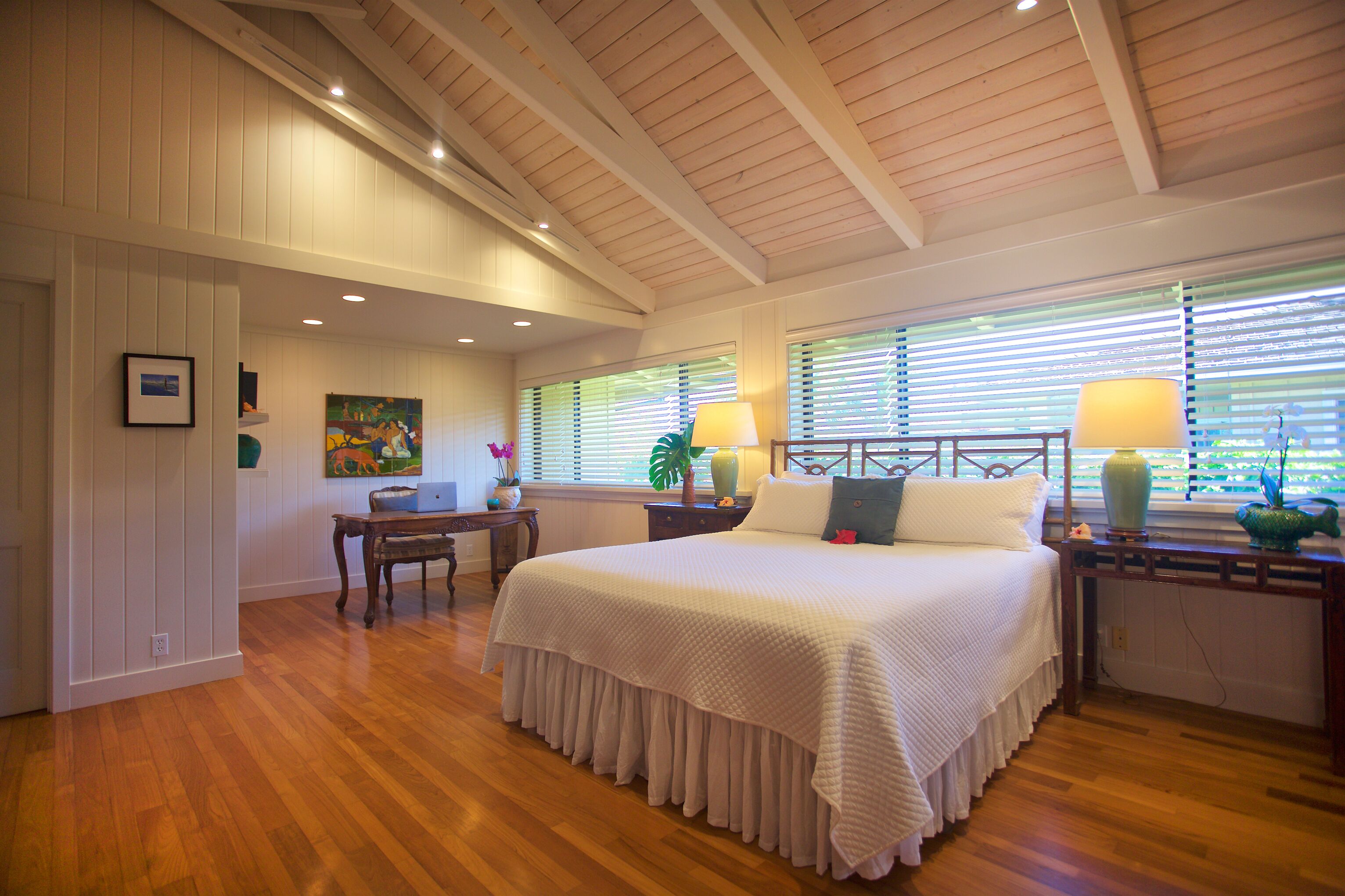 5 Schlafzimmer, Schreibtisch, Bügeleisen/Bügelbrett, Reisekinderbett