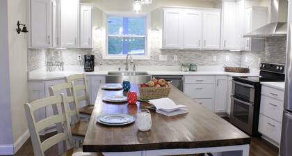 Rough River Lake House conveniently located by Axtel Marina and Nicks Boat Dock