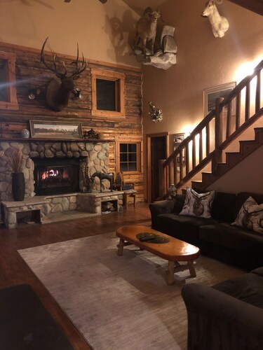 Authentic, charming Western Ranch