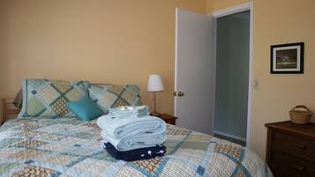 3 bedrooms, iron/ironing board, free WiFi, bed sheets