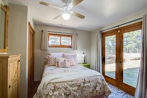 5 chambres, fer et planche à repasser, Wi-Fi, draps fournis