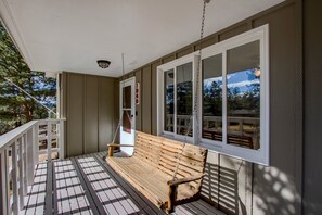 Terrace/patio - Quiet mountain homes for family gatherings  (Woodland Park)