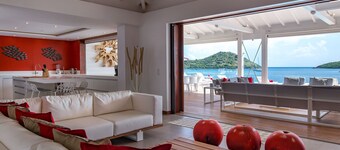 Sea front - Kayaks - Heated Pool - Full AC - Kids friendly- 14 guests