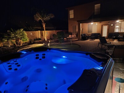 4 Bdrm 2.5 baths, private pool and spa, Putting Green, on the Golf  Course!