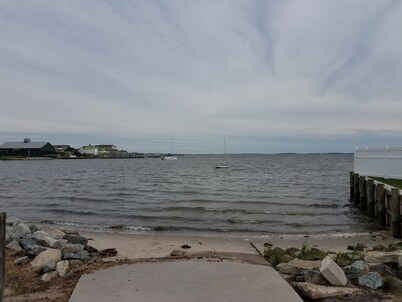 Flexible, Perhaps Best Value at beach, 7 Bedrm, 4 Bath, Home, Beach 2.5 Blocks