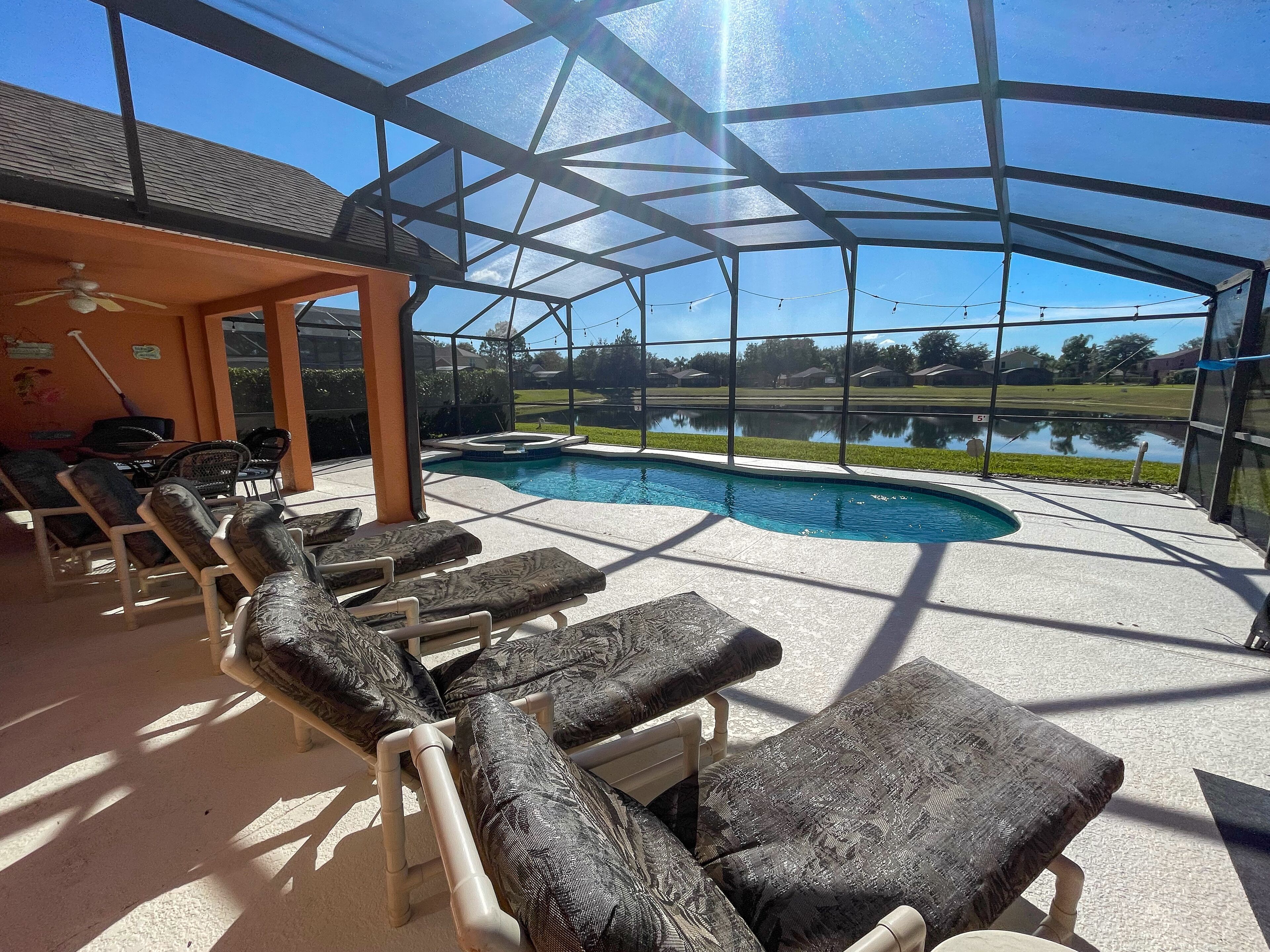 Stunning 5 Bed South-Facing Pool Lake and Conservation View and Cinema Room
