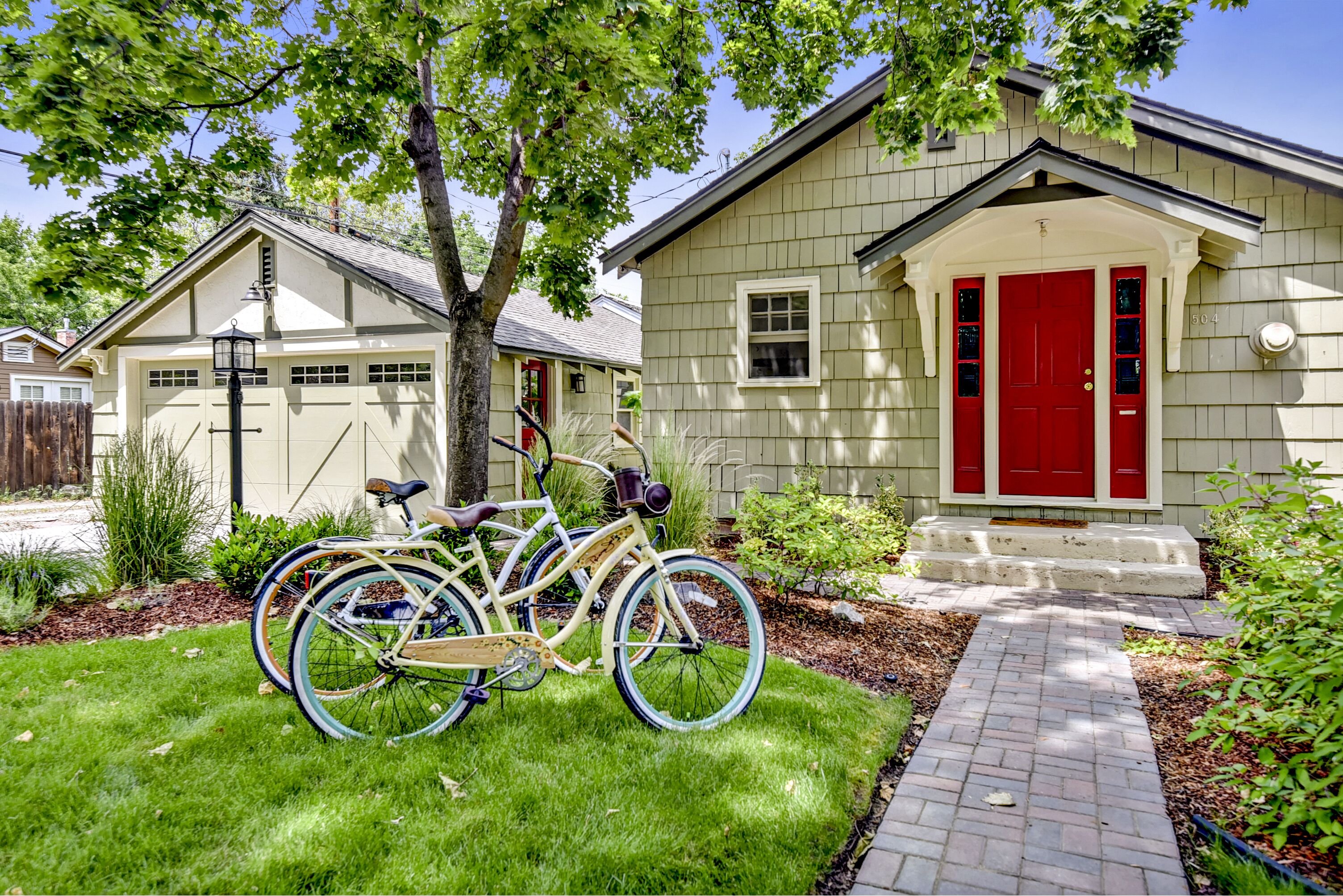 Stylish North End Cottage in a Prime Location