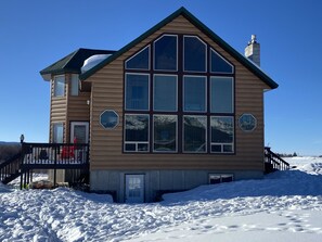 Exterior - Beautiful Driggs cabin w/ spectacular Teton views near Grand Targhee Ski resort! (Driggs)
