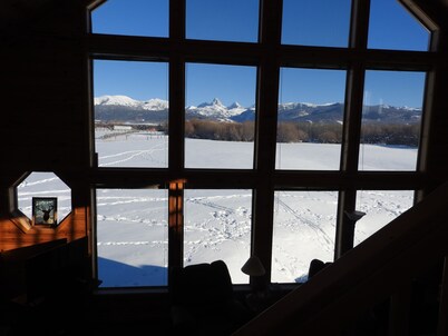 Beautiful Driggs cabin w/ spectacular Teton views near Grand Targhee Ski resort!